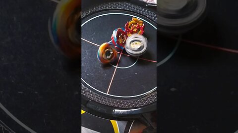 a briga foi boa #batalhadebeyblade #beybladeburst #beyblade