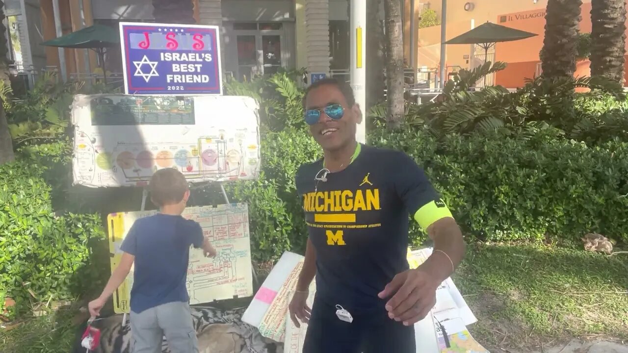 😎⚒Noah & Herb Setting up SBGM “Ocean Drive Street Sanctuary” prior to “Sunday Sermon”🌊 🏖 -12/4/22