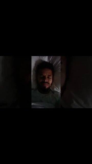 WHEN YOU GO TO BED & THIS HAPPENS… 🛌👀 #Shorts