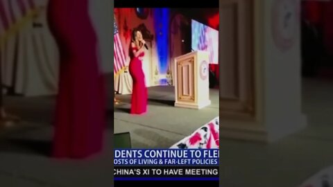 MAR-A-LAGO : VFAF’S Hadas Levy performs the Anthem for President Trump and Governor Desantis