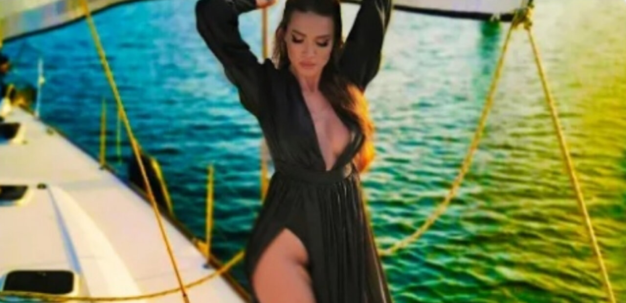 Otilia - Bilionera