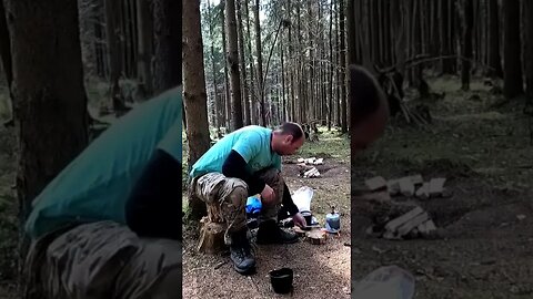 making a brew..woodland wildcamping