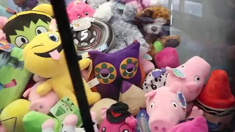 Walmart Claw Machine Adventure What will I win !-Lyssy Noel *Reuploaded*