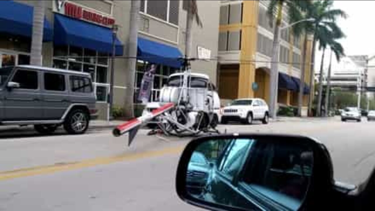 En helikopter gör nödlandning på Florida Street