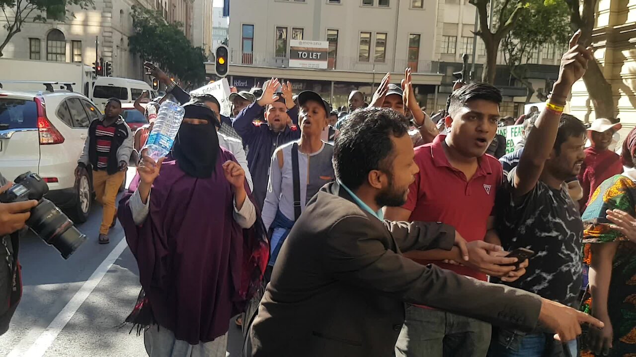 SOUTH AFRICA - Cape Town - Refugees and asylum seekers march through the CBD (Video) (As3)