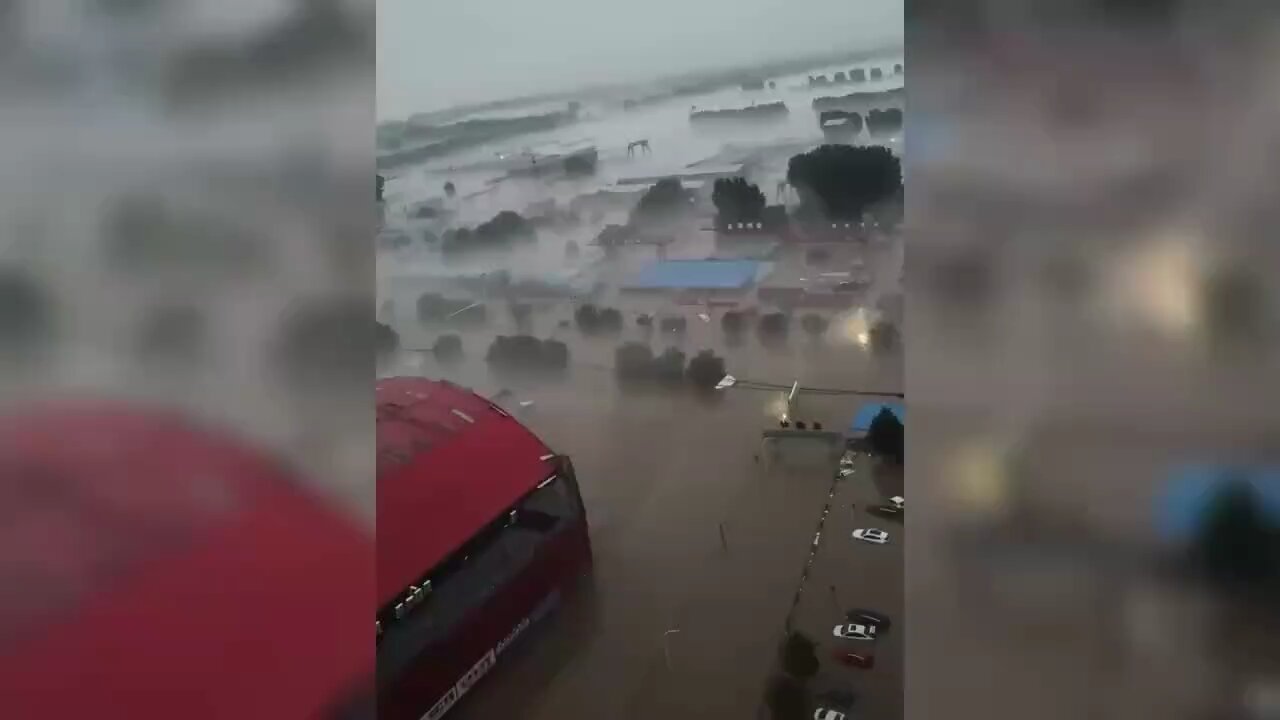 洪灾把蓄水池和化粪池染缸！没电没水没食物，求救声此起彼伏！河北殉！高速路掀起海浪，水深8米只剩房顶🫢 #北京泄洪 #河北洪灾