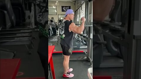 CAIKE PRO ESTÁ COM UM SHAPE INSANO ! FALTANDO 2 SEMANAS PRA COMPETIR | BODYFITLIONS