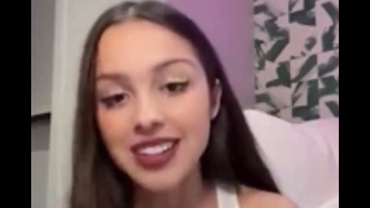 21-year-old singer Olivia Rodrigo is handing out FREE boxes of Plan B at her concerts