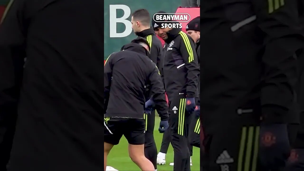 What’s going on here? 😂 Casemiro and Lisandro Martinez have fun in Man Utd training today