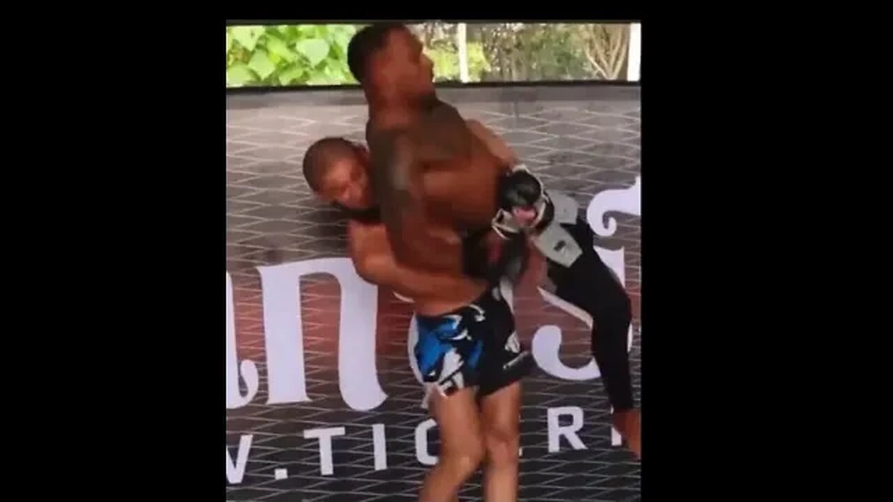 Khamzat Chimaev grappling with Bellator fighter Kane Mousah