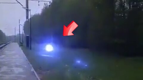 Stay away! Danger! Atmospheric luminous phenomenon of ball lightning [Mystery] [CGI]