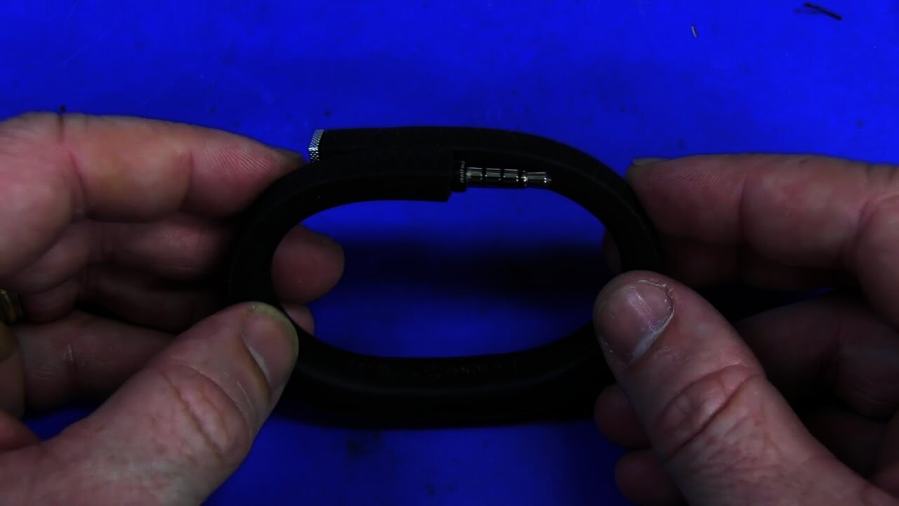 EEVblog #412 - Jawbone UP Pedometer Teardown