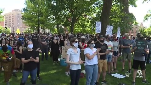 Religious leaders, activists gather in Washington Park to discuss policy change