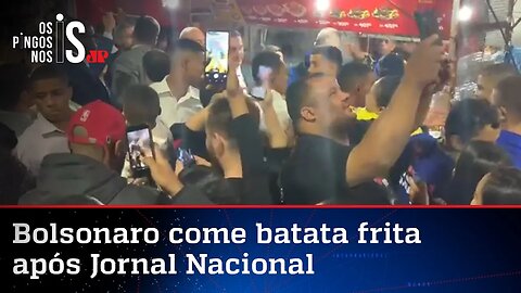Bolsonaro sai da Globo e vai comer batata frita na rua no Rio; veja imagens
