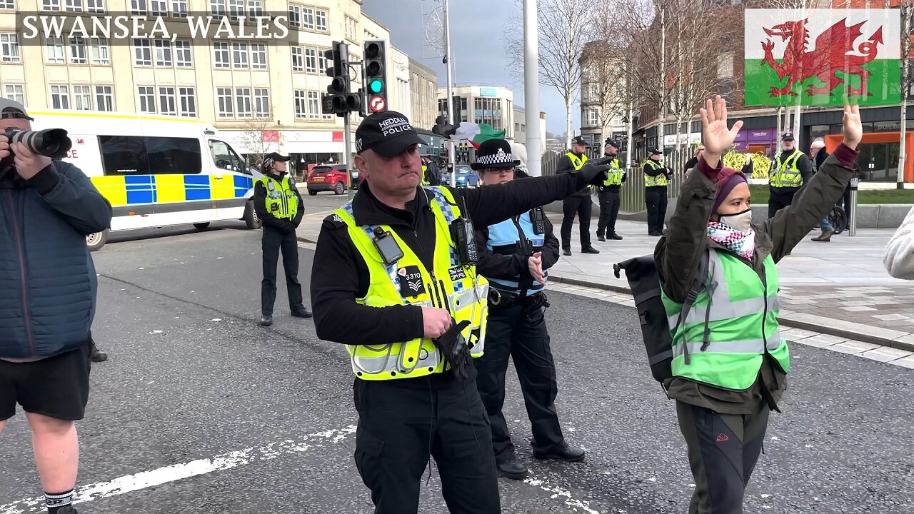 Pro-PS Protesters blocked The Kingsway Road Swansea. March for Palestine