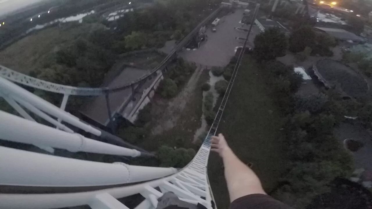 CLIMBING STEALTH AT THORPE PARK