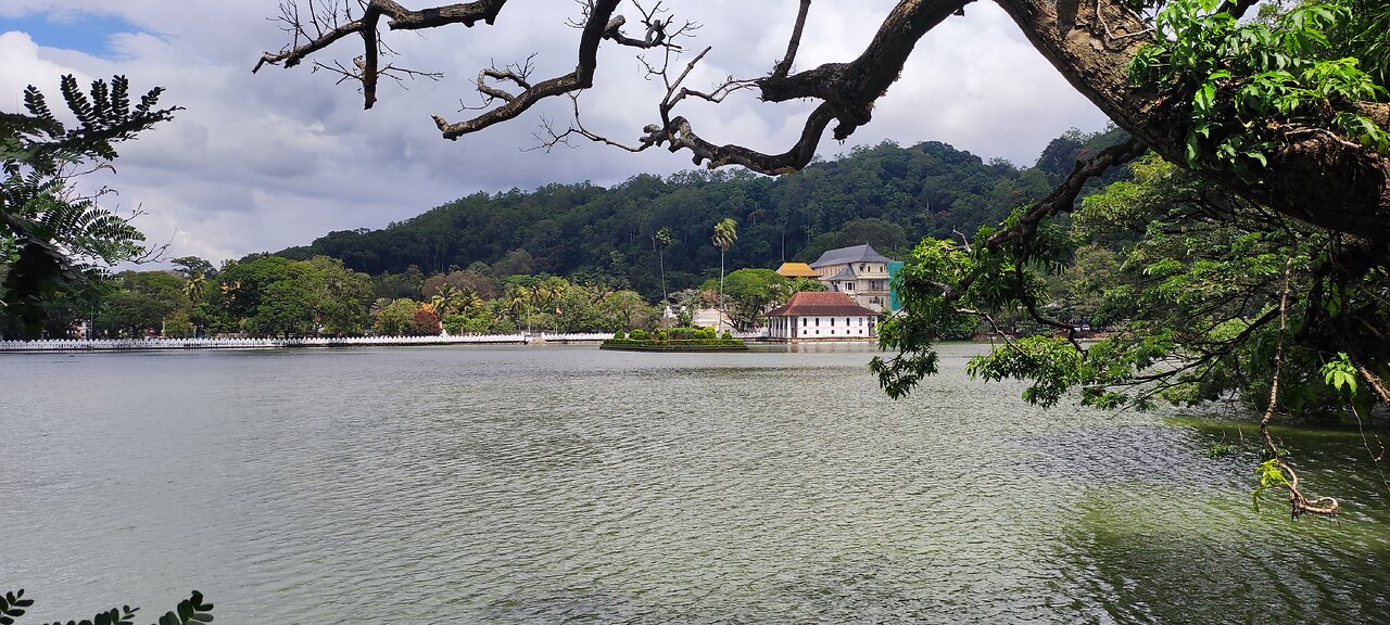 sri lanka the mandaram nuwara waterfall