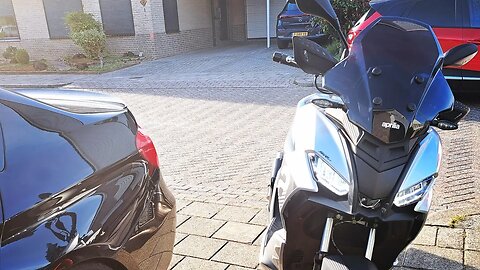 Aprilia SR GT 200 Sport 1st day impression *loving* it, enjoying Limburg fields Netherlands(2)
