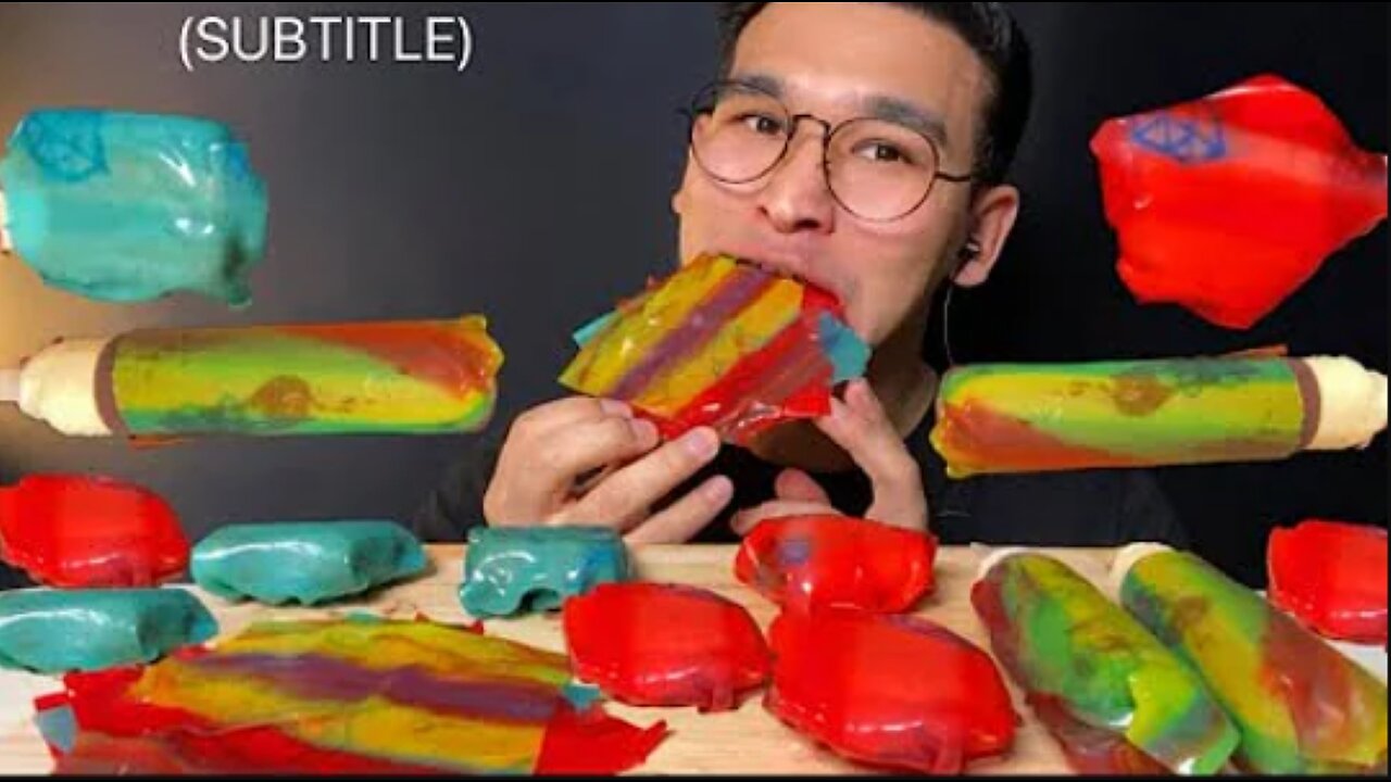 ASMR TIKTOK RAINBOW FROZEN FRUIT ROLL-UPS ICE CREAM DESSERT MUKBANG 신기한 얼리면 바삭해지는 젤리 아이스크림 먹방