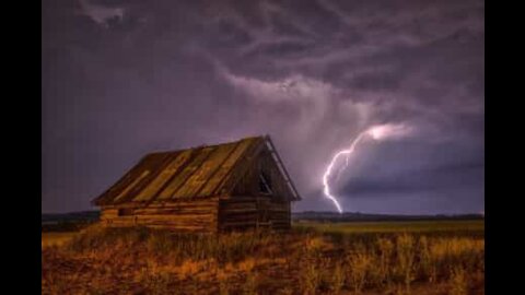 Impressionante fulmine filmato durante una tempesta negli USA