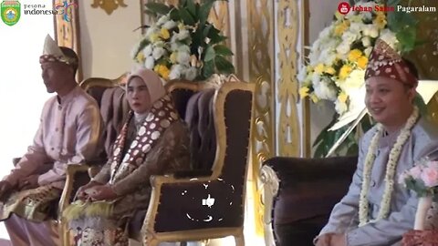 PENGANTIN MENARI GADIS TEKUNGKUNG