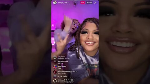 Emilys_Ears Having The Time Of Her Live Tw*rking With Her Friends On Instagram Live (21/02/23)