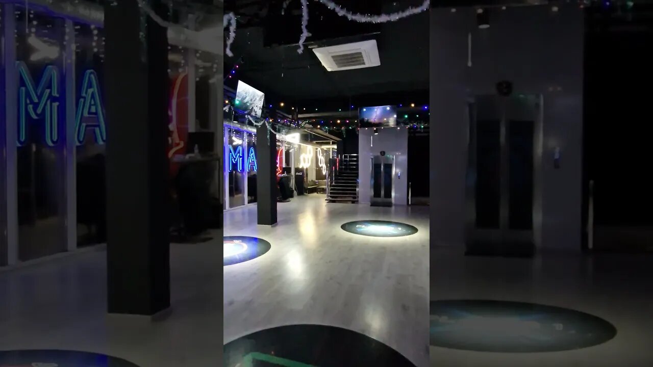 tiktok:unreal.md 🎮👾🕹️ #vr #vrclub #virtualreality #unrealvr #moldova #chisinau #vrarena 🖤@unrealmd