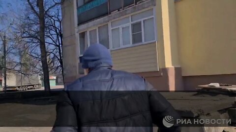 Residents of Rubezhny in Donbass, due to shelling by the Ukrainian military of the residential sector of the city, cannot deliver bedridden relatives to the evacuation site