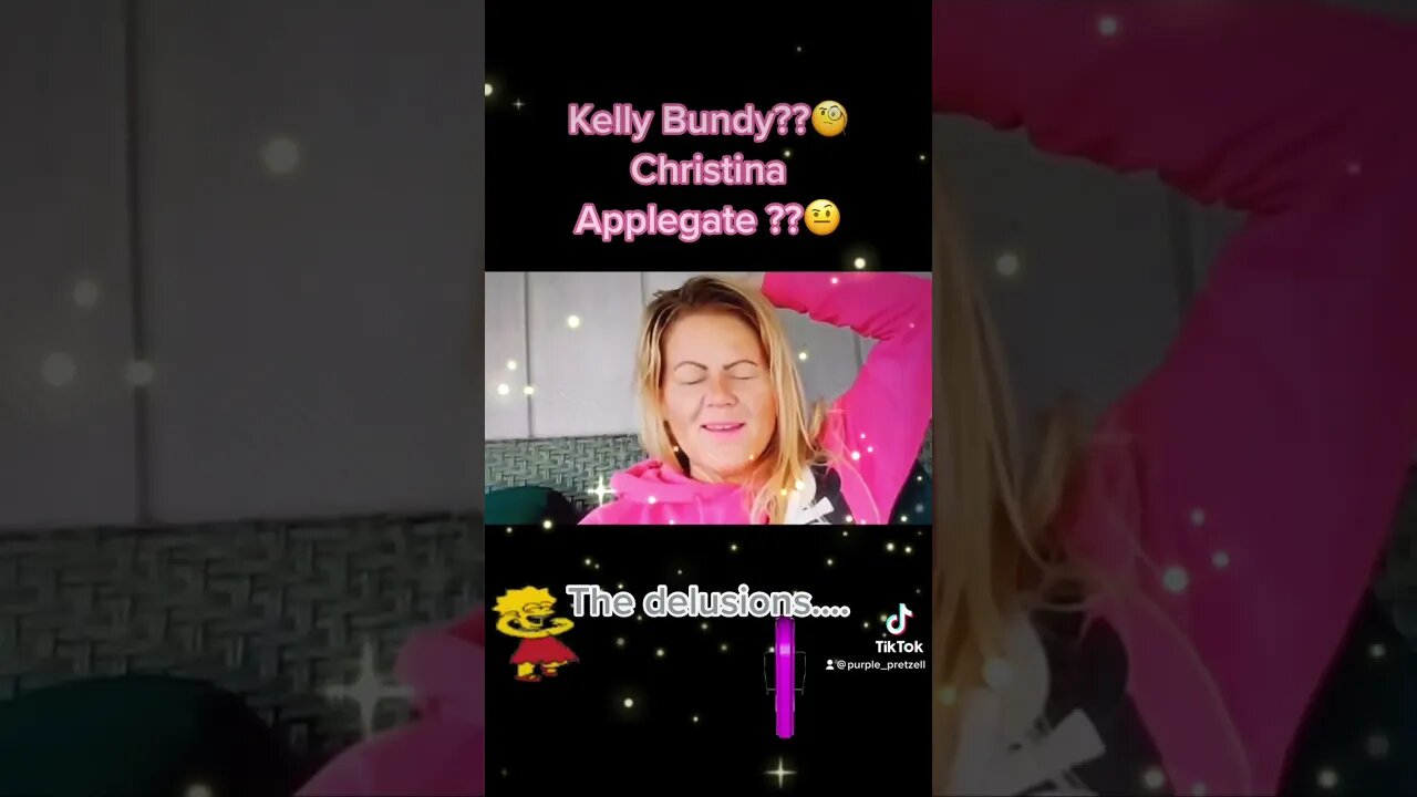 The Delusional MFW thinks she looks like Christina Applegate 😂