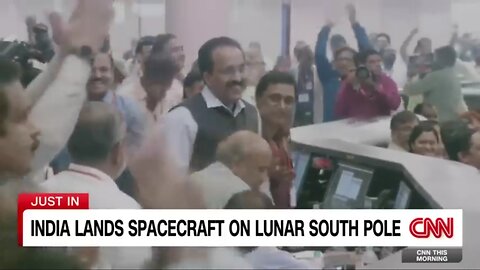 See moment India becomes 4th country to land on the moon 🌚