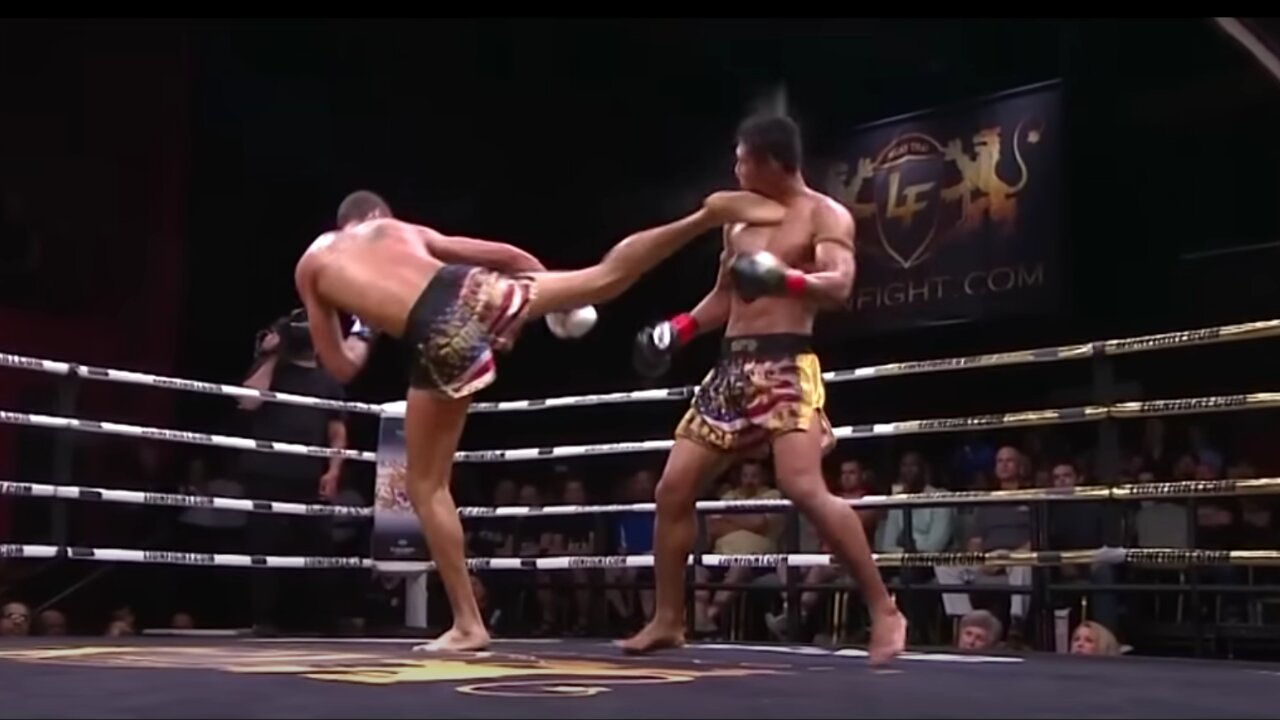 Head Kick Knockout Setup - Muay Thai Technique Breakdown