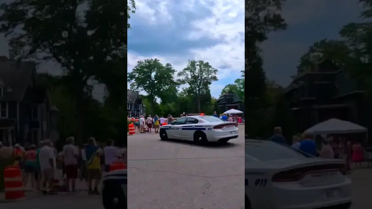 timelapsed technical urban road riding during a parade #cycling #bike #roadbike #city