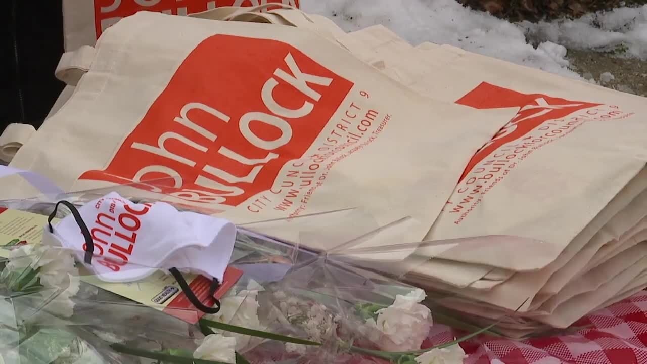 Councilman passes out masks and recyclable bags for Baltimore residents