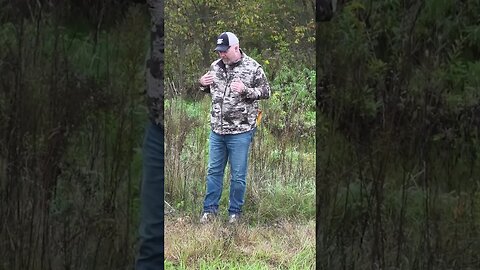 Identifying food paths #shorts #deer #deerhunting