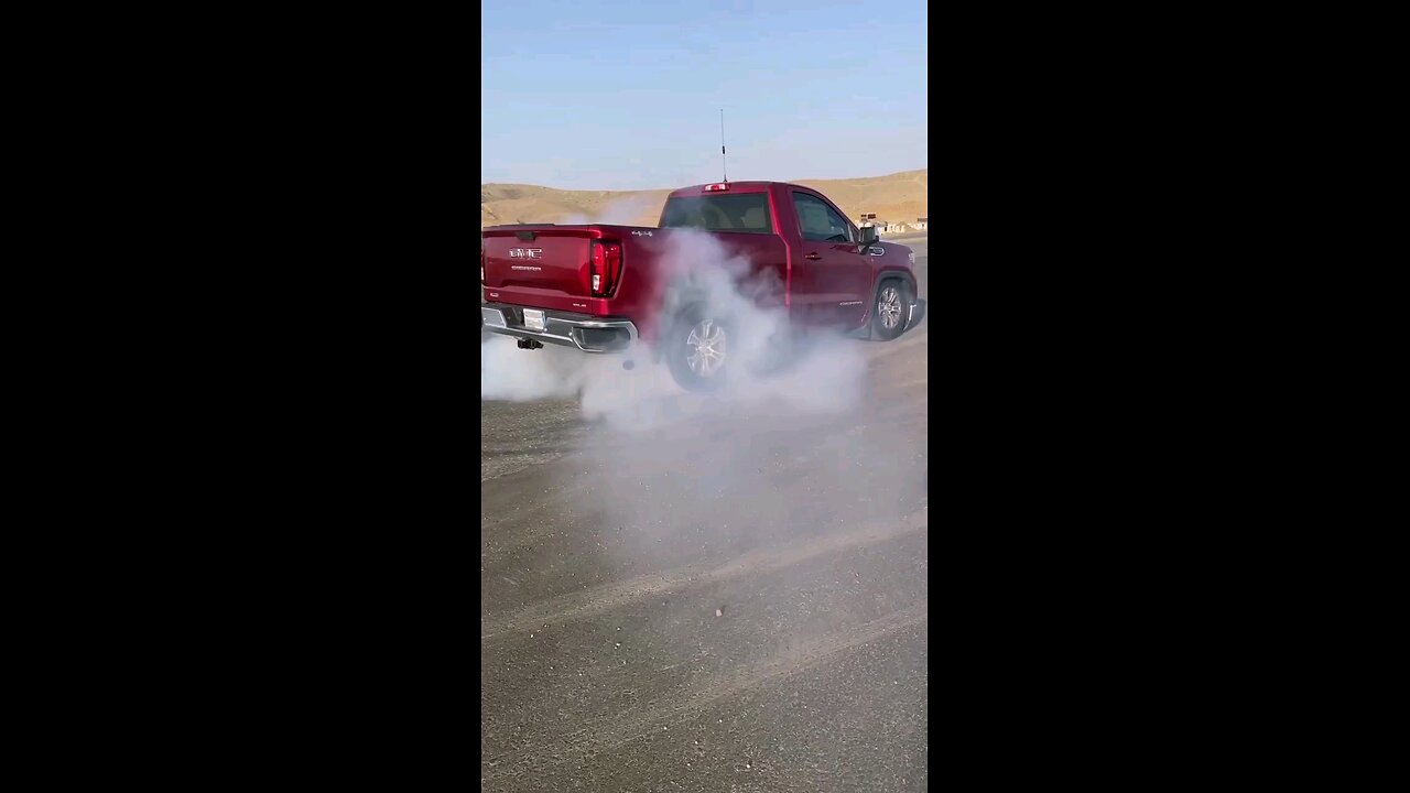 GMC CAR DRIFTING IN ROAD