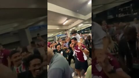 Fred subindo a rampa do Maracanã pra assistir Fluminense 3x0 Goiás