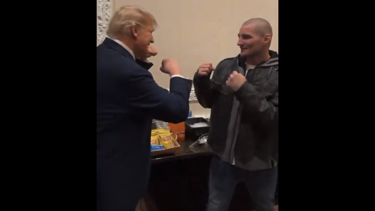 TRUMP❤️🇺🇸🥇WINS NEVADA CAUCUS🤍🇺🇸🏅TACKLES MMA FIGHTER💙🇺🇸🎉🏛️🥊🥋⭐️