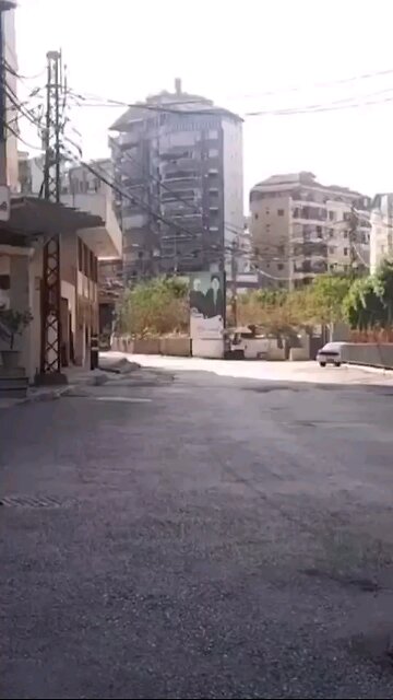 Beirut under severe attack by Da zionist killing machine we witnessing da genocide of Lebanon ⏬descp