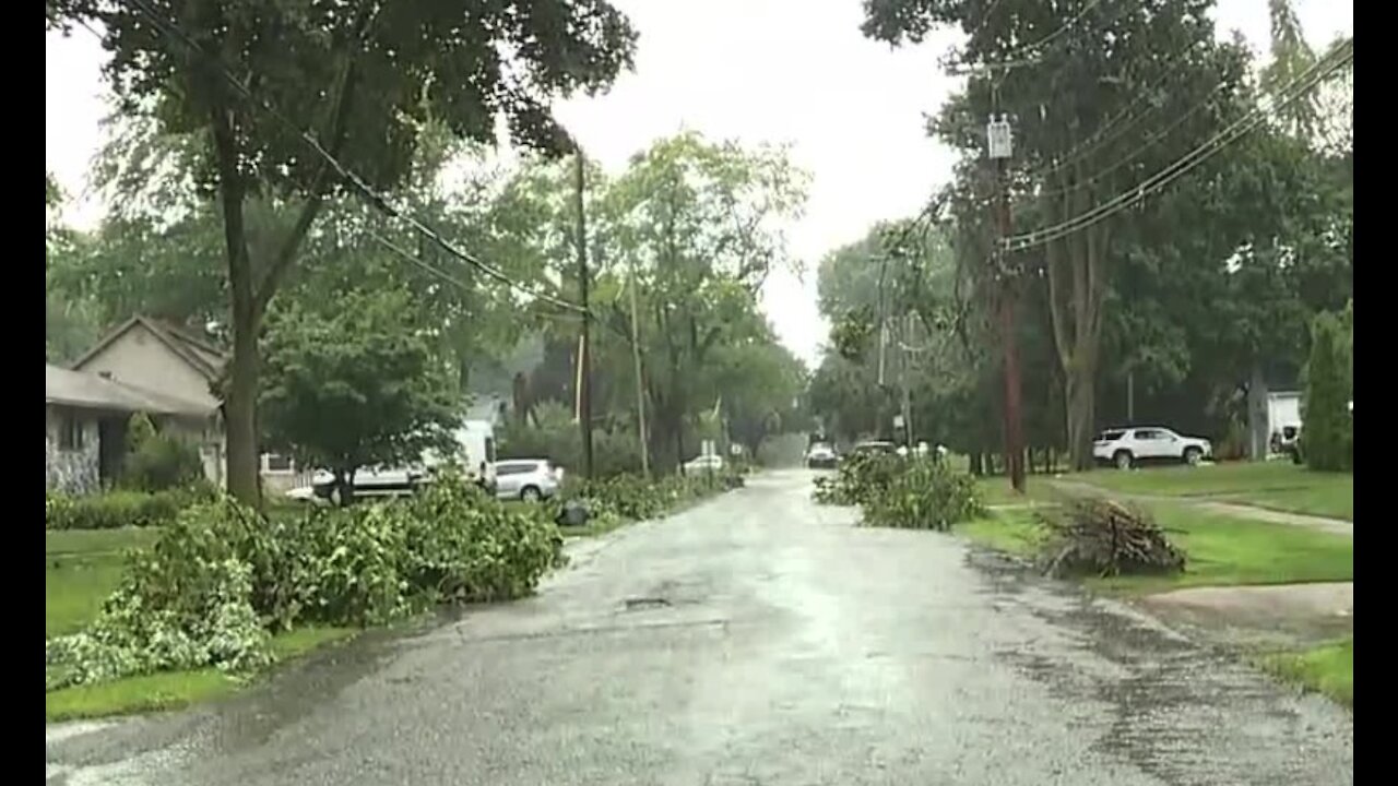 Farmington residents cleaning up after Wednesday's storms