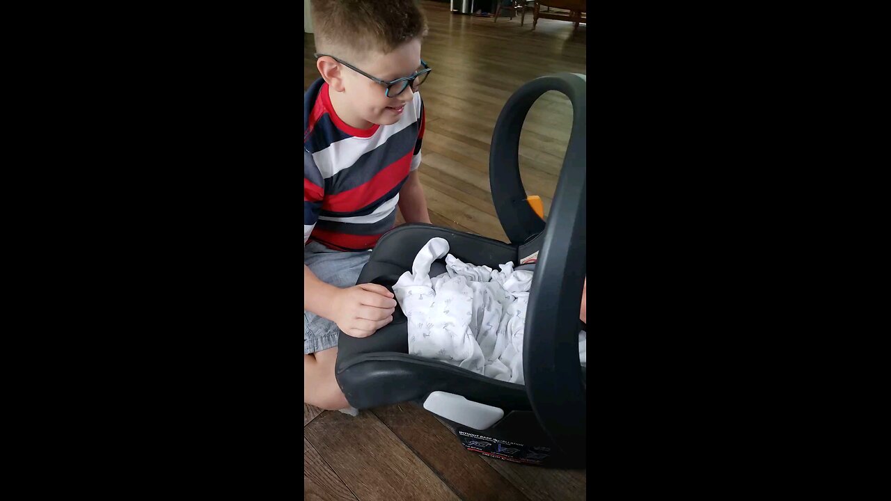 Oliver Loves His Brother Anderson