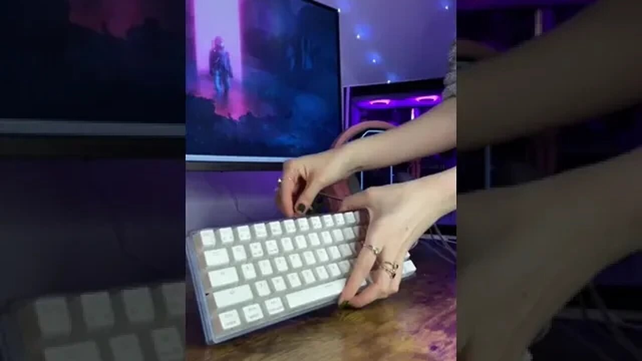 Unboxing Mini GK61 keyboard ✌🏼 #mechanicalkeyboard #unboxing #gamergirl #gamingsetup #shorts