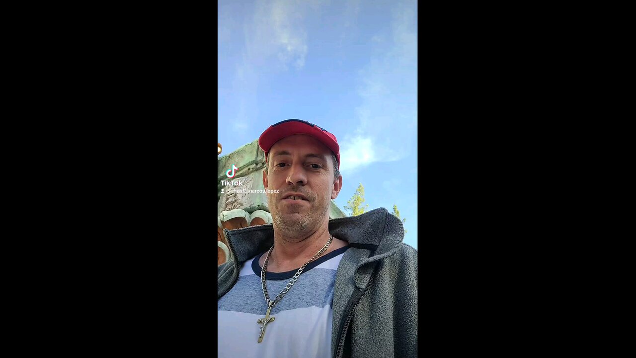 First time in years I seen another real man with balls enough like me to wear a Trump hat.