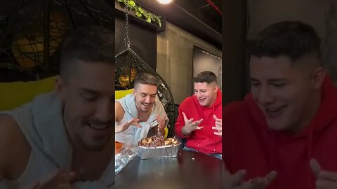 RENGLE TESTEAZA COZONACUL OGURITAMICA #oguritamica #manciosul #mancare #cozonacogm #emilrengle