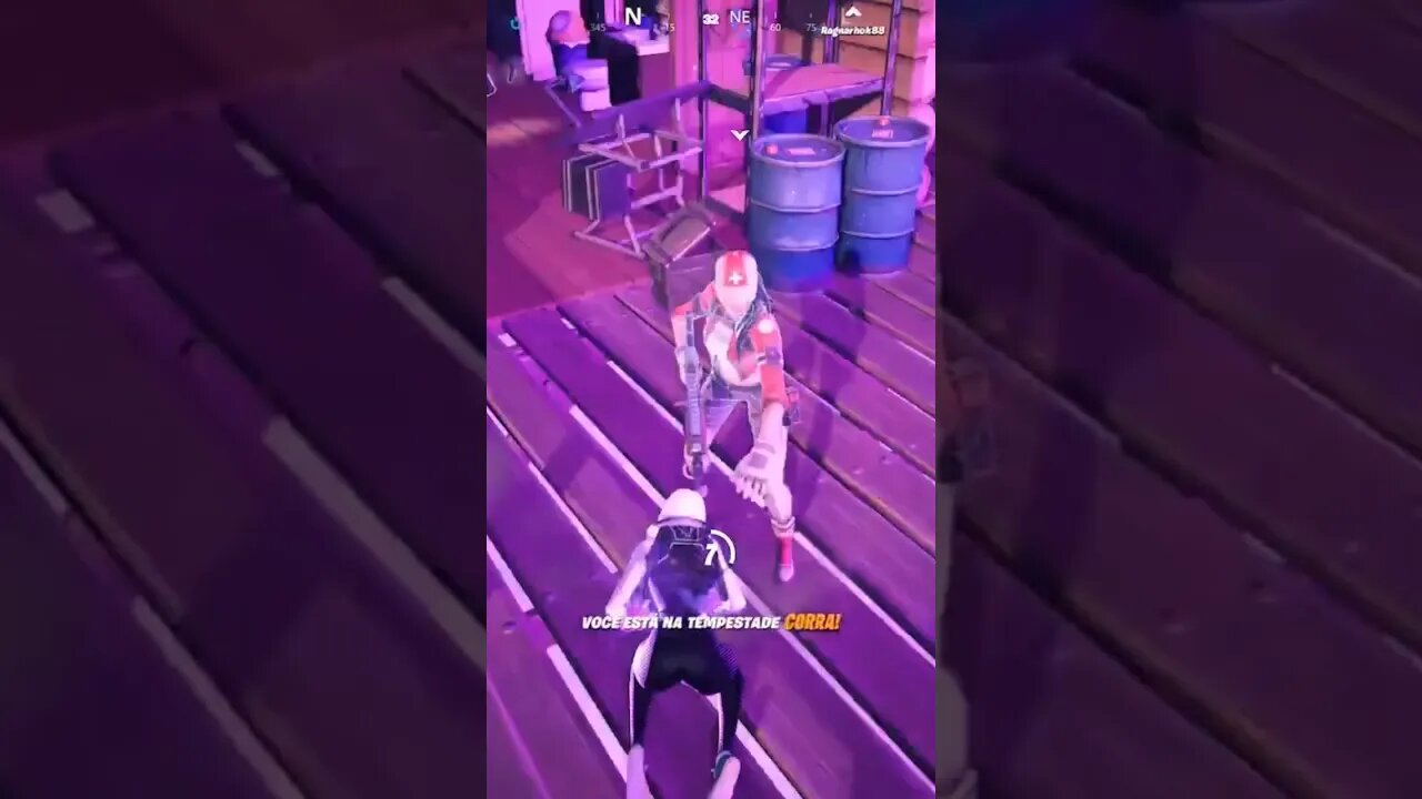 Uau ! Nunca tinha visto 2 NPCs colaborarem num salvamento. #fortnite #shorts
