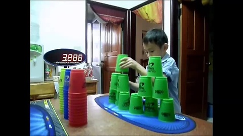 6-year-old's incredibly fast cup stack