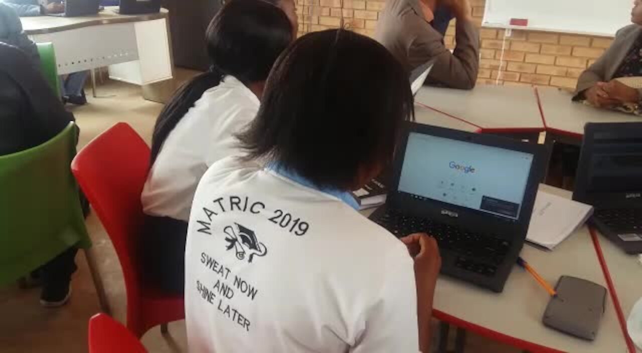 SOUTH AFRICA - Pretoria - Launch of e-Learning Content and Online Assessments Platform (Video) (yj6)