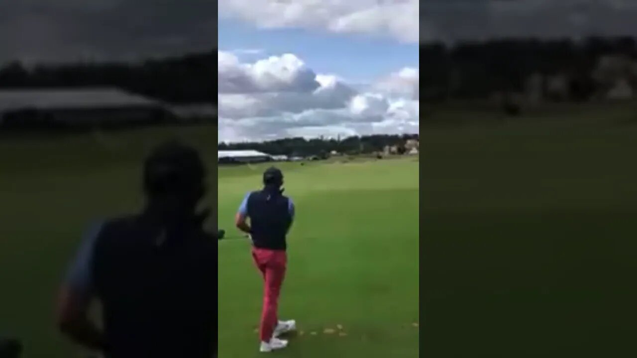 Gordon Sargent unleashes a massive drive at St Andrews! #golf #gordonsaregent #tomgillisgolf