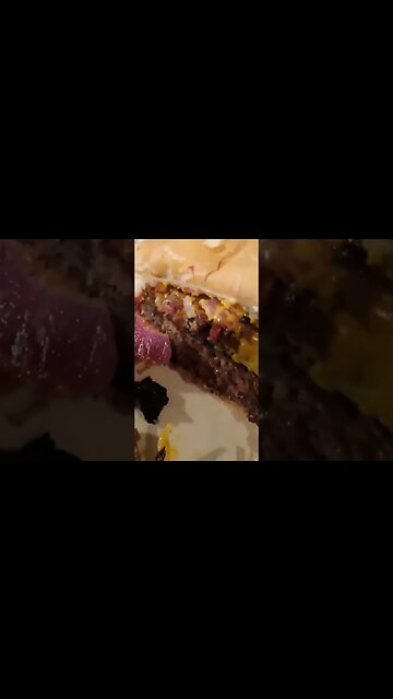 I'd rather have this than McDonalds. O...M...G 🇺🇸😍🍔#shorts