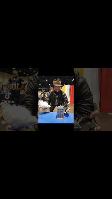 🎥 #TARDIS VS #INDIANAJONES 🎬 #COSPLAY #COSPLAYERS #DOCTORWHO #KARENALLEN #SUBSCRIBE #SHORTS