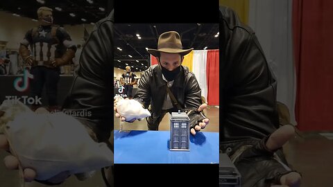 🎥 #TARDIS VS #INDIANAJONES 🎬 #COSPLAY #COSPLAYERS #DOCTORWHO #KARENALLEN #SUBSCRIBE #SHORTS